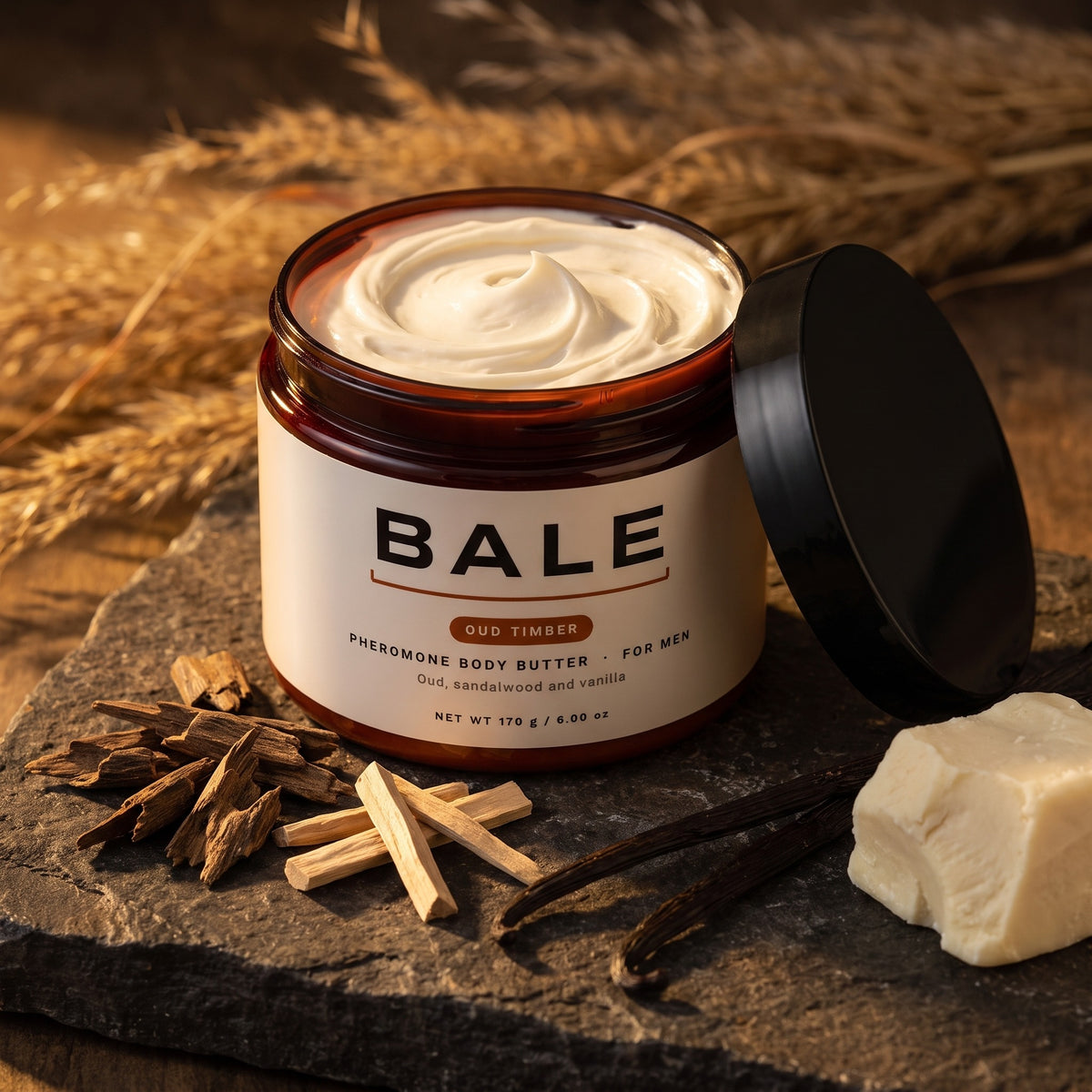 Oud Timber jar with its notes: oud, sandalwood and vanilla