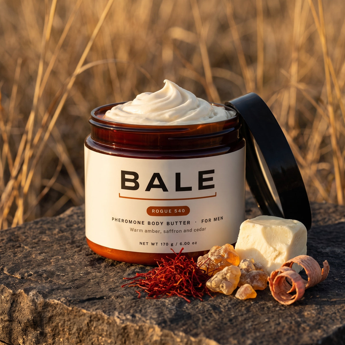 Rogue 540 jar with its notes: saffron, amber and cedar
