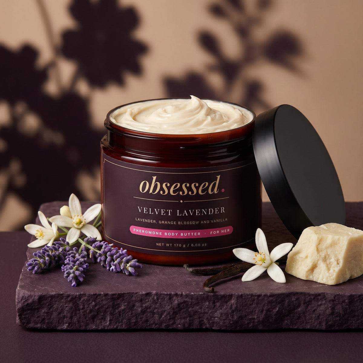 Velvet Lavender jar with its notes: lavender, orange blossom and vanilla
